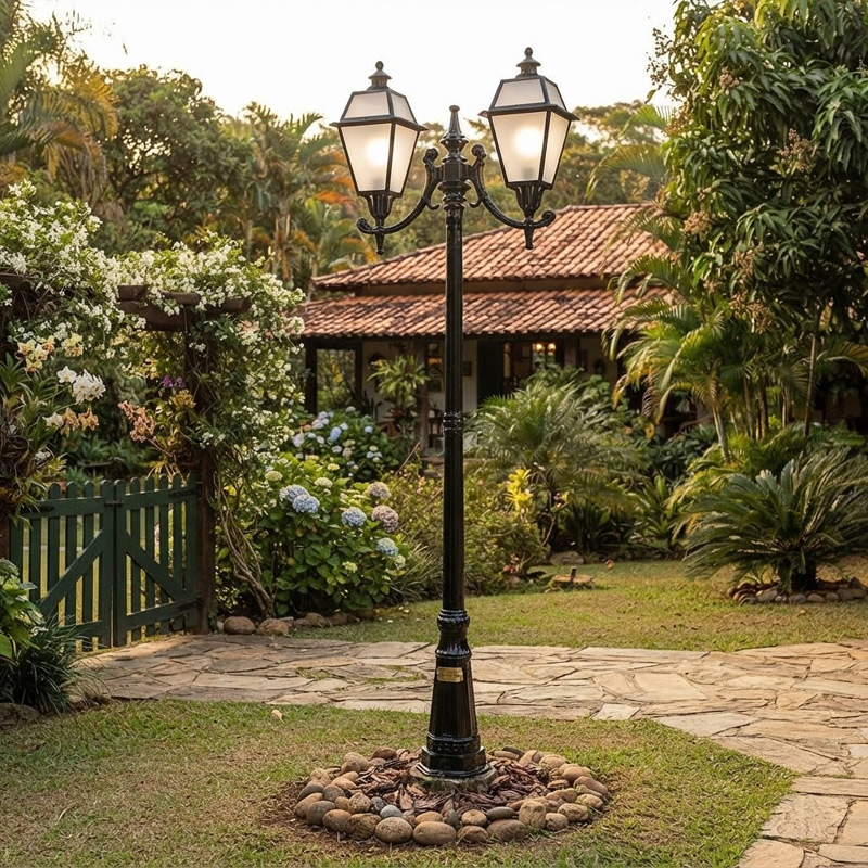 poste classico duplo ambintado com 8 vidros metal e vidro